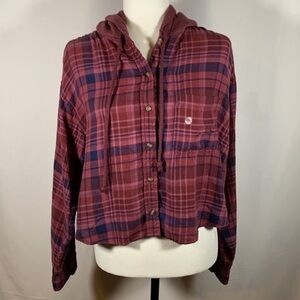 American Eagle Red/Burgundy Plaid Distressed Button Down Cropped Shirt NWT